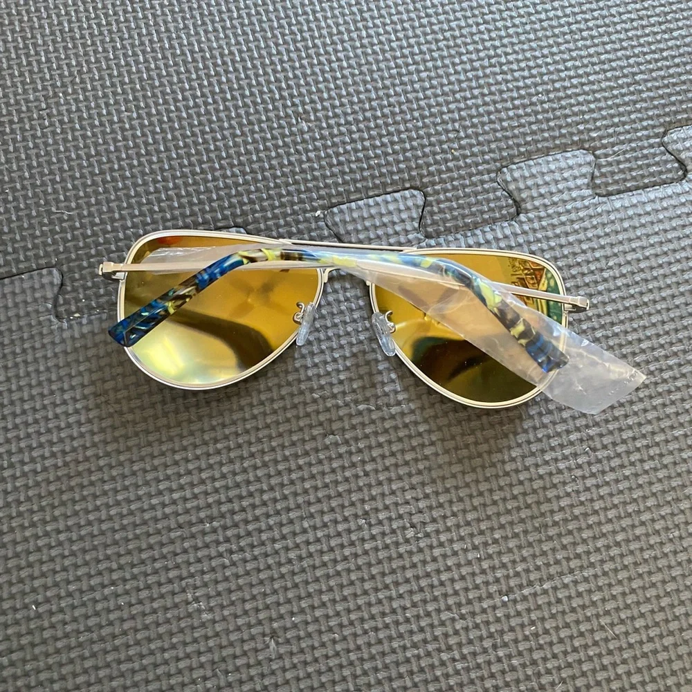 Blenders Polarized  sunglasses - Picture 2 of 7